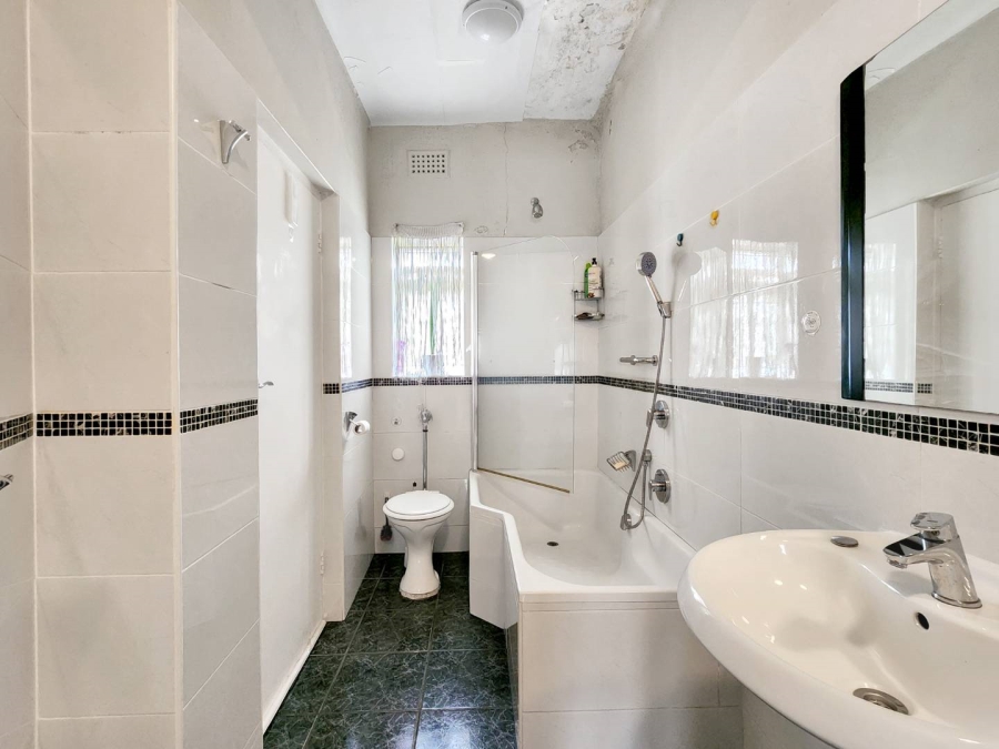 2 Bedroom Property for Sale in Zonnebloem Western Cape